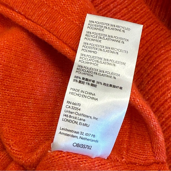 Urban Outfitters Kyla Cropped Turtleneck Sweater - Picture 11 of 16